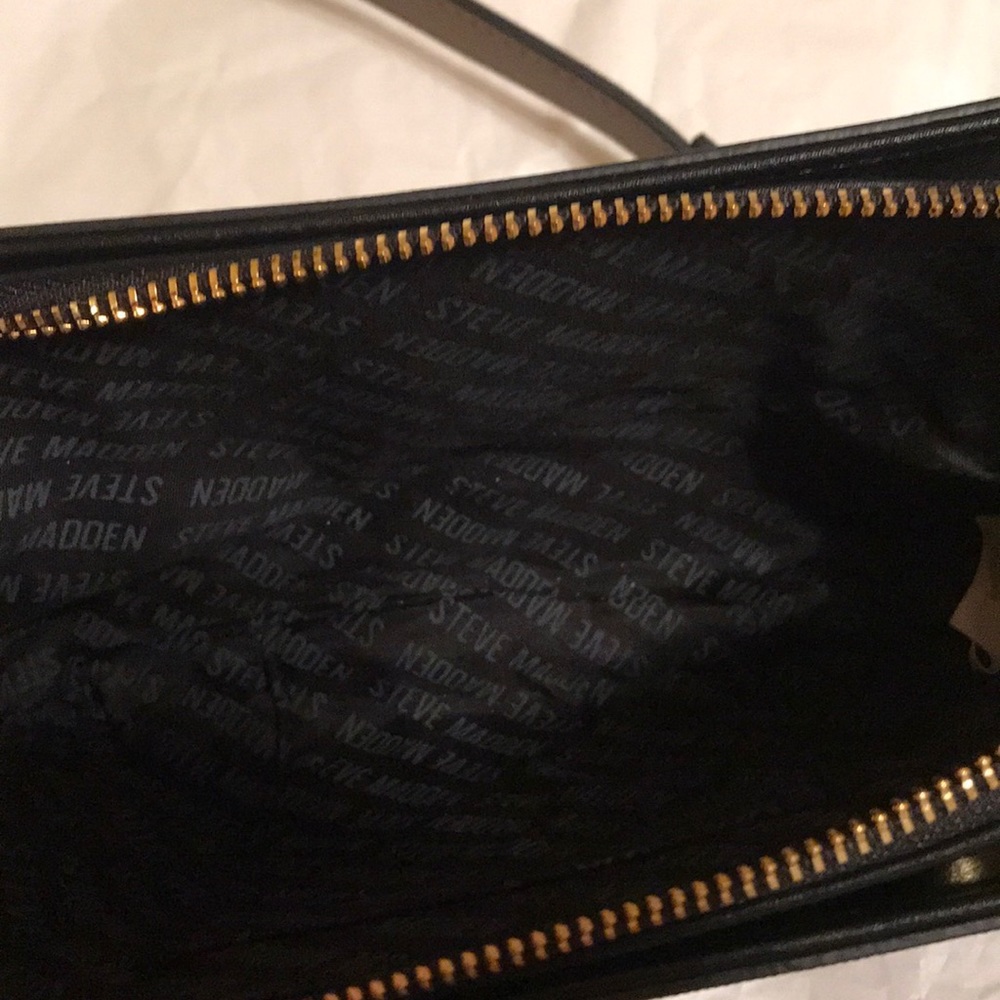 Steve Madden Wallet on string - Picture 4 of 4